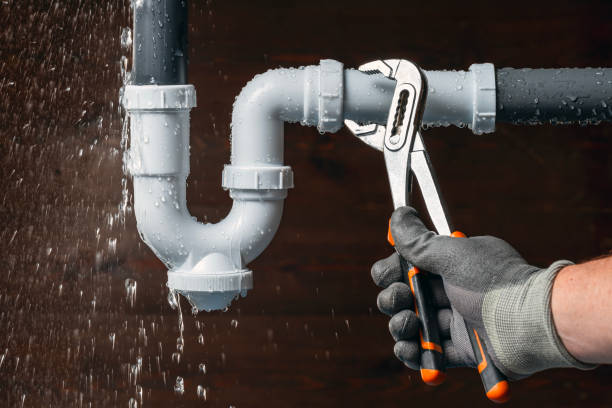 Professional Leak Detection technician working in Iowa City, IA